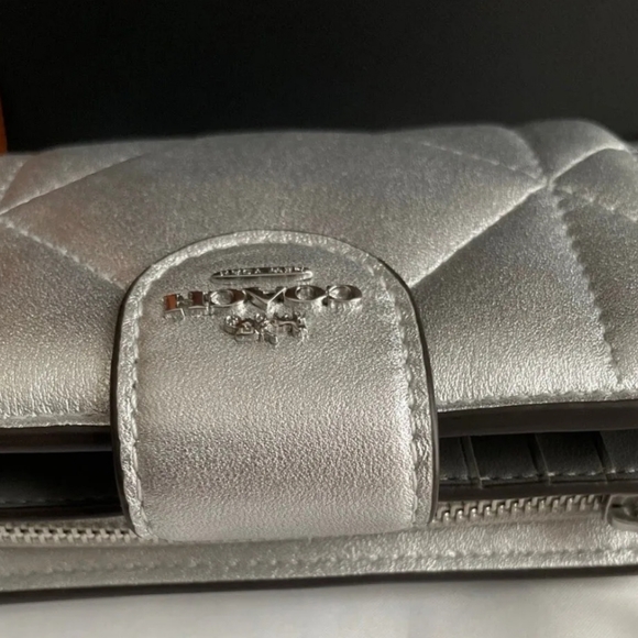 Medium Corner Zip Wallet In Silver Metallic With Puffy Diamond Quilting - Picture 12 of 12